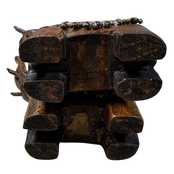 Wooden Craved Set of 2 Elephants With Bead Work Some Damaged Good Condition - Picture 7 of 7